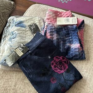 NWT 3 pairs of “stretches “